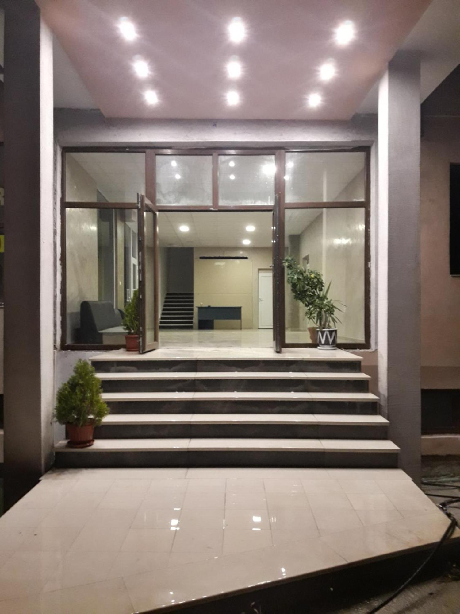 Вихрен-Стаи И Апартаменти За Гости Sandanski Exterior photo